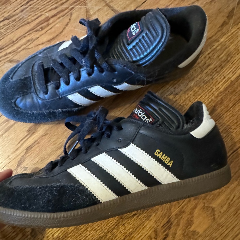 Black and white suede sambas mens sz 7/womens 8.5